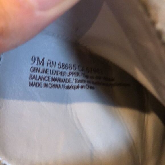 𝅺Hinge suede tan ankle booties - Picture 9 of 15